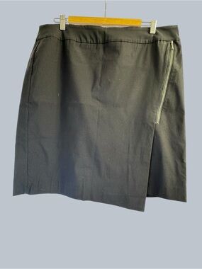 Reitmans Women’s Black Asymmetrical Mini Skirt Size 14